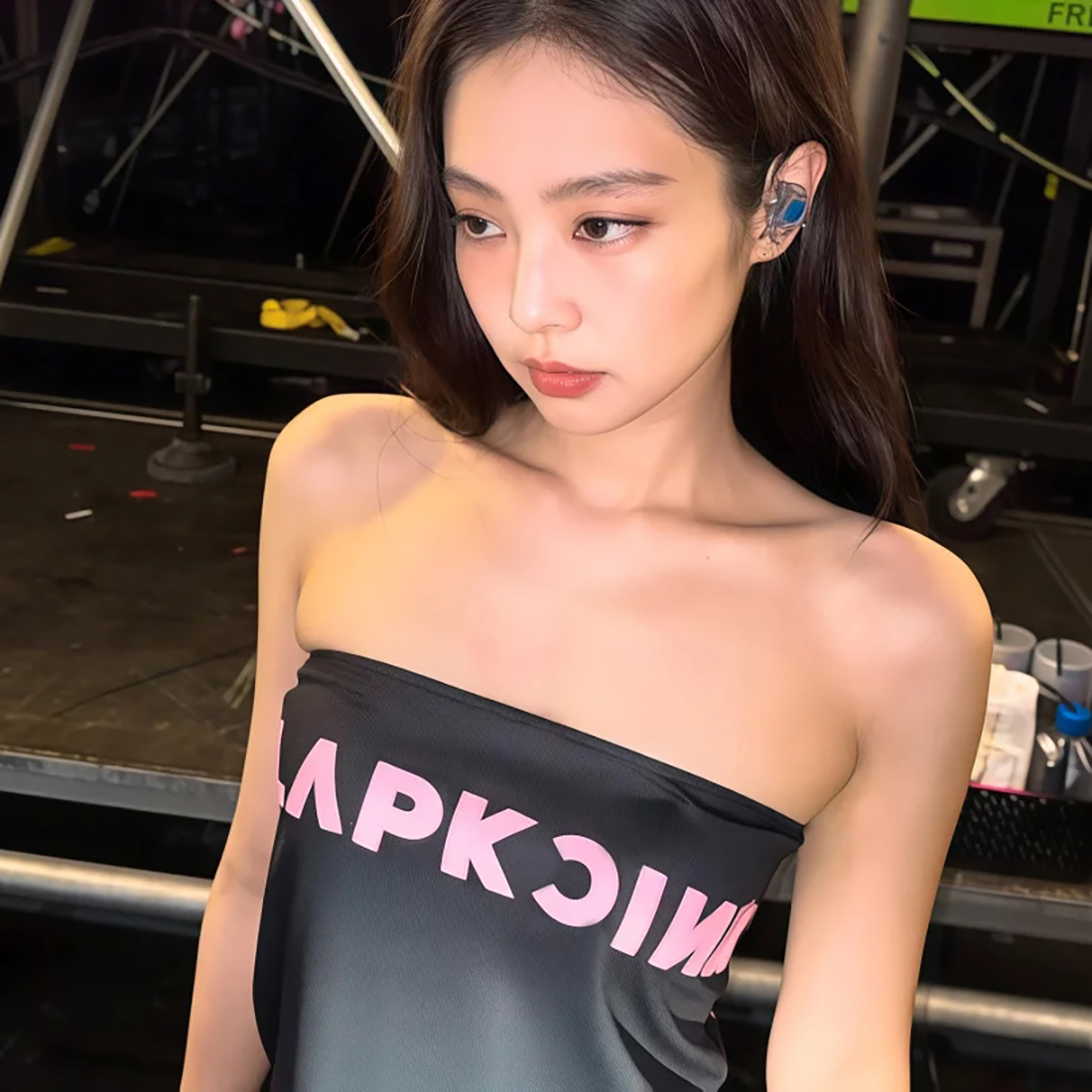 jennie同款字母印韩流打歌服抹胸