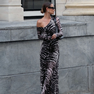 #Sisjuly#华尔街girl 斑驳时尚纹理褶皱设计斜肩性感长袖连衣裙女