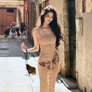 #Sisjuly#方圆同款 夏日物语纯欲枯叶黄蝴蝶印花微透吊带连衣裙女