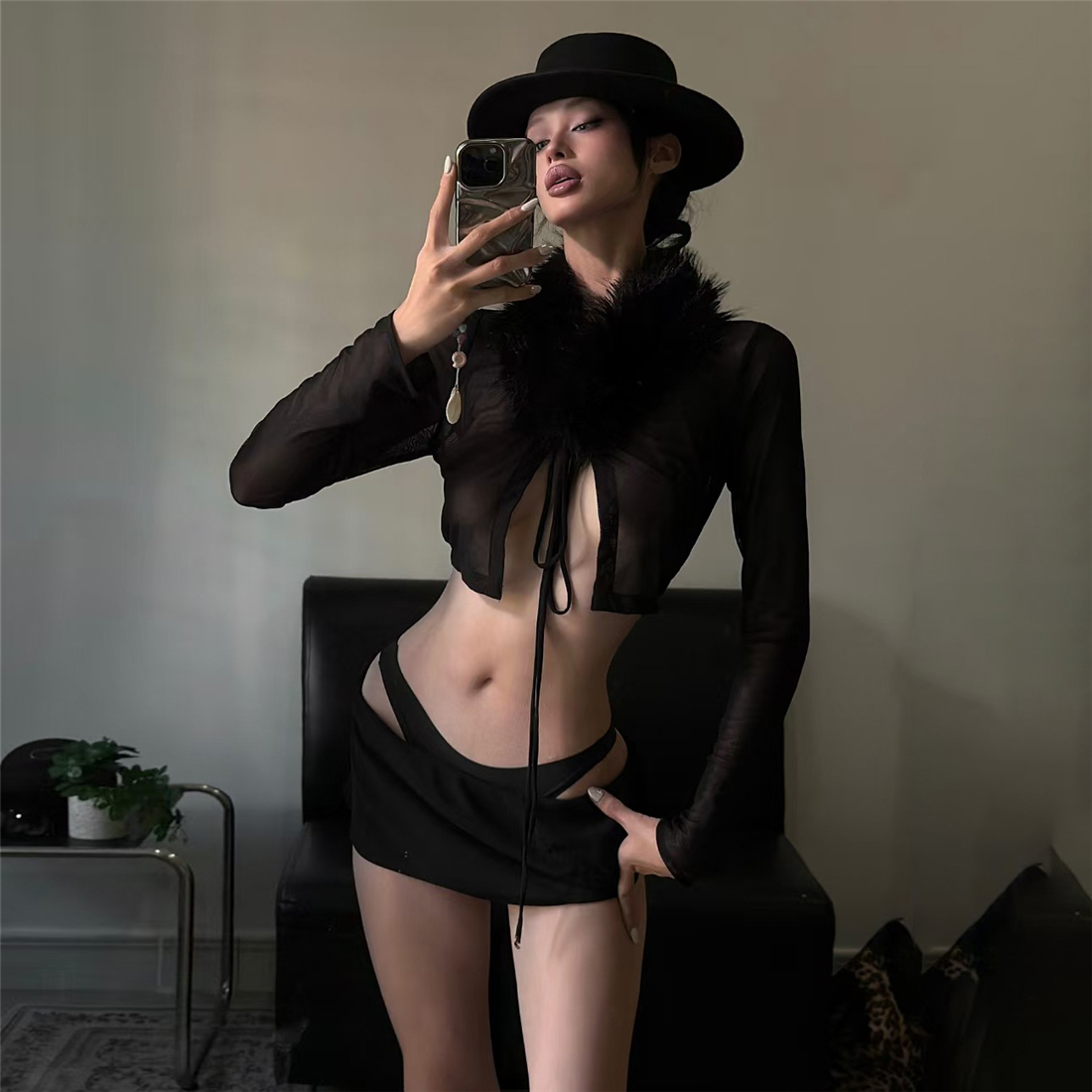 毛毛系带开叉上衣紧身超短裙套装