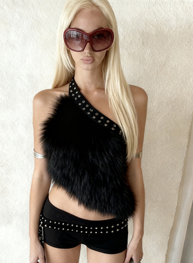 #Sisjuly#欧美小众设计 秋冬款铆钉装饰斜肩毛毛拼接修身背心女潮