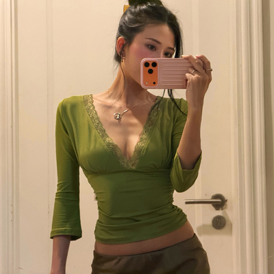 性感火辣蕾丝花边V领修身长袖T恤