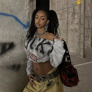 #Sisjuly#街头少女美式辣妹感斜肩俏皮短款长袖字母印花T恤上衣女