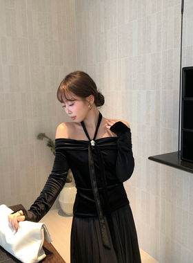 YOOMINI-一字肩丝绒掐腰捏褶气质氛围感2025秋上新小衫M60002-SR