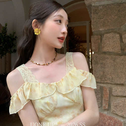 UONE-26年春上新法式浪漫露肩设计蕾丝碎花连衣裙265211