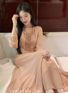 UONE-秋上新温婉气质优雅小女人木耳边连衣裙263735