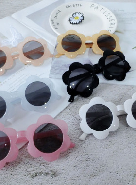 卖萌墨镜海边太阳眼镜