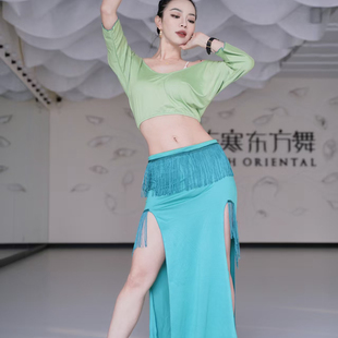 佐寒梦璐肚皮舞练功服2026新款演出表演服性感长裙甜美流苏鼓舞