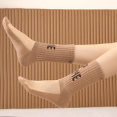 袜子女中筒ins美拉德色系简约字母棉底水晶长筒袜配毛毛鞋 鲨鱼裤