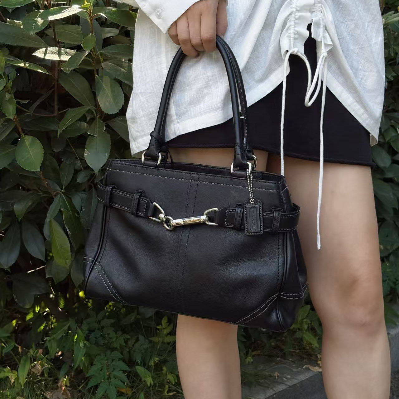 蔻Coa黑银手提包