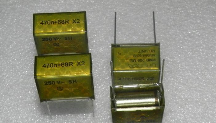 PMR209ME6470M068R30  薄膜电容器 250v0.47UF 68R 25.4mm RIFA