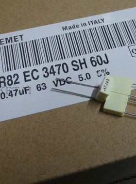 R82EC3470SH60J  薄膜电容器 63V0.47uF 5%  470nF 5mm  KEMET AV