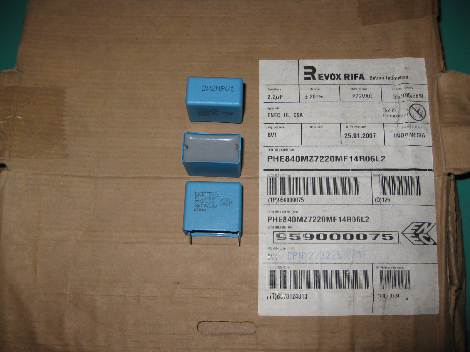 PHE840MZ7220MF14R06L2 薄膜电容器 275v2.2uF  瑞典RIFA RM28