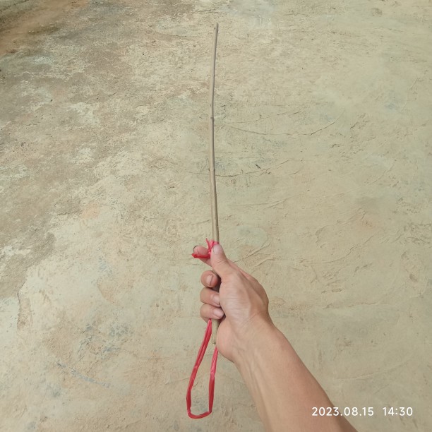 教育吓唬孩子的棍棒手工条戒尺家用天然黄荆树硬尺原木无漆教学鞭
