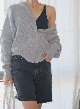 LOOP ME 黑色水洗毛边高腰显瘦直筒5分牛仔裤