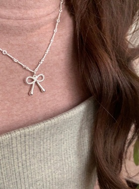 甜酷风麻花蝴蝶结项链女小众设计感轻奢优雅个性时尚颈链锁骨链