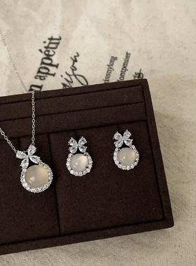 冰透玉髓锆石花朵吊坠项链女轻奢时尚优雅个性百搭颈链锁骨链