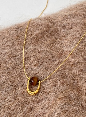 设计感u形虎眼石吊坠项链女复古个性优雅轻奢百搭颈链毛衣链
