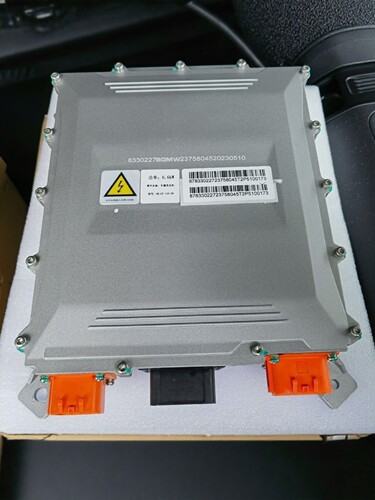 上汽通用五菱宝骏E100E200充电机