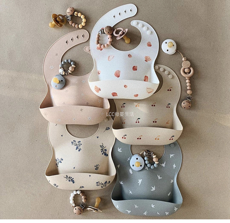 防水硅胶婴幼儿辅食围兜mushie
