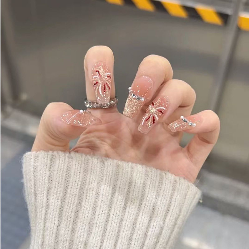 新年款猫眼烟花显白百搭美甲穿戴甲中长款高级感气质显白秋冬美甲,彩妆/香水/美妆工具,穿戴甲/甲片,淘宝优惠券,粉丝福利购,淘宝优惠卷