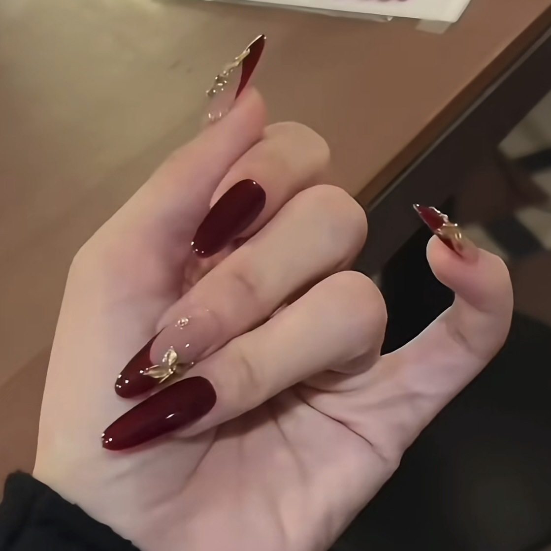 黛瑞森【贵妇】新年红色穿戴甲甲片纯手工雕花法式美甲贴片假指甲,彩妆/香水/美妆工具,穿戴甲/甲片,淘宝优惠券,粉丝福利购,淘宝优惠卷