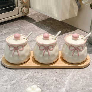 高颜值蝴蝶结调料盒2025新款陶瓷调料罐厨房家用盐糖罐调味罐套装