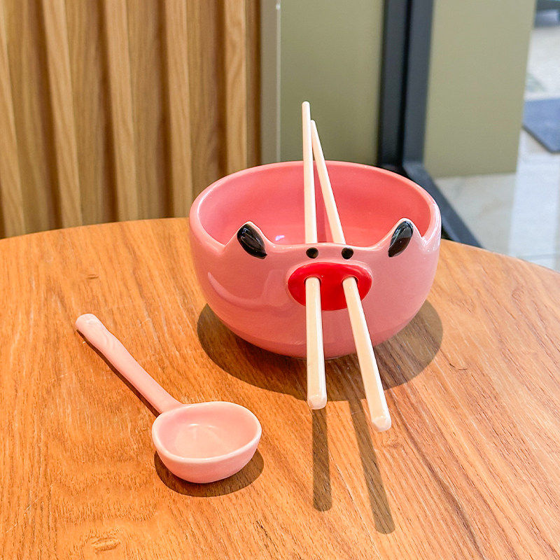 可爱搞怪小猪陶瓷碗儿童个人专用餐具2026新款吃饭碗釉下彩可微波