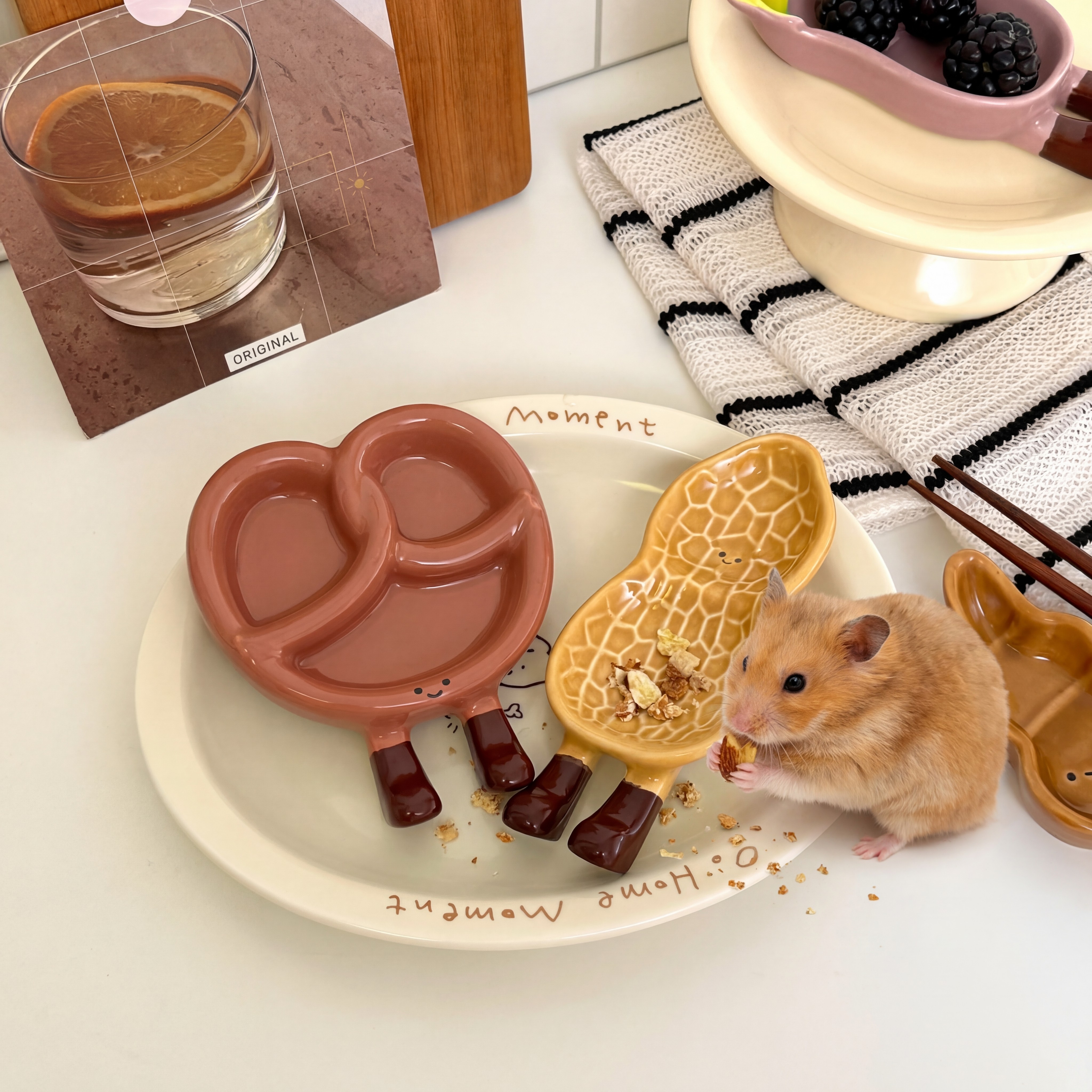 可爱卡通小仓鼠食盆防翻喂食器刺猬蜜袋鼯金丝熊喂食盘仓鼠吃饭碗,宠物/宠物食品及用品,鼠类喂食器,淘宝优惠券,粉丝福利购,淘宝优惠卷