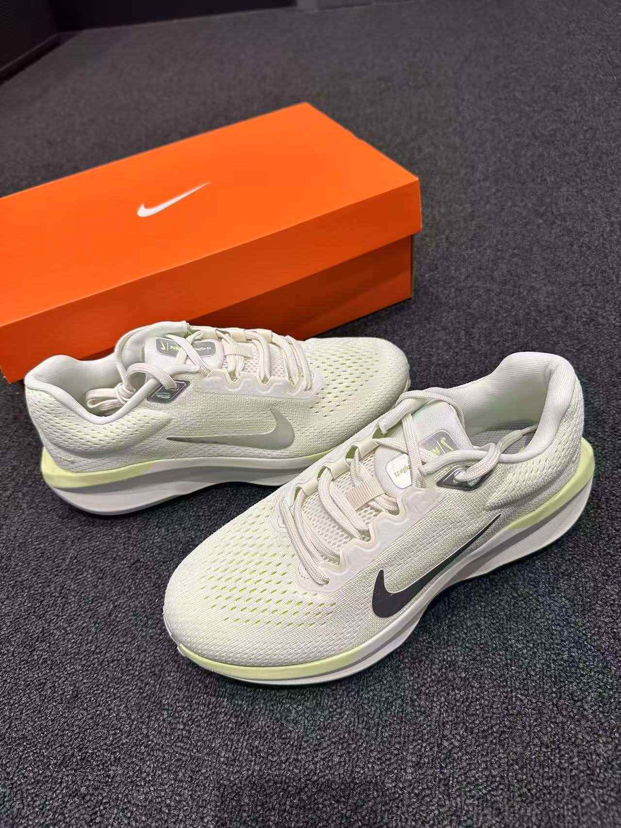 NIKE耐克男女WMNSAIRWINFLO11运动训练休闲绿色跑步鞋FJ9510-108