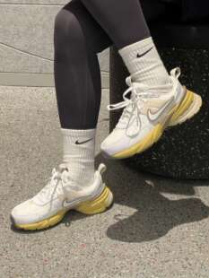 FZ2622 Nike 100 TEX女子复古低帮运动休闲鞋 GORE 耐克V2K Run