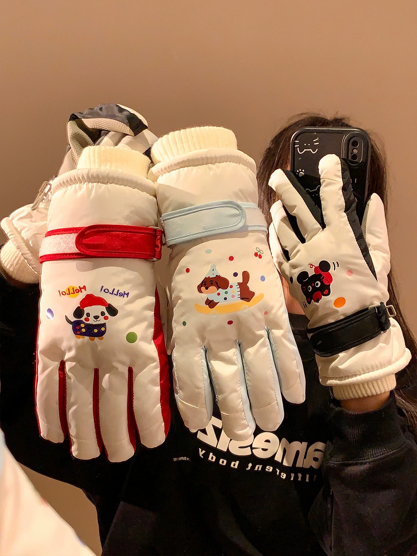 可爱卡通小狗滑雪手套女冬季加绒加厚防寒骑电动车防水防冻可触屏