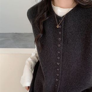 一勺米 韩系简约叠穿纯色圆领排扣针织马甲背心秋 心头爱马甲