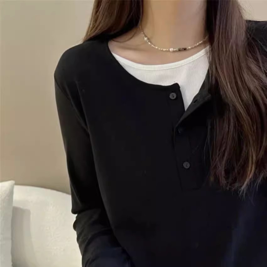 假两件长袖T恤~简约3颗扣