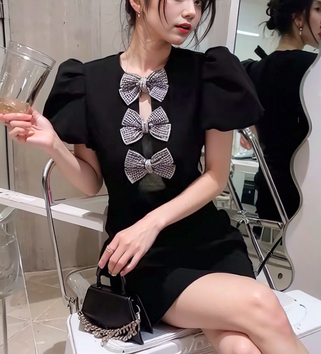 蝴蝶结法式小香风泡泡袖连衣裙