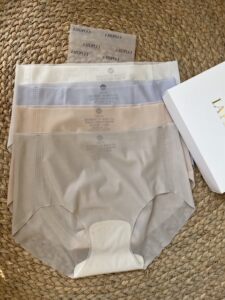 lap一片式女生裸感内裤