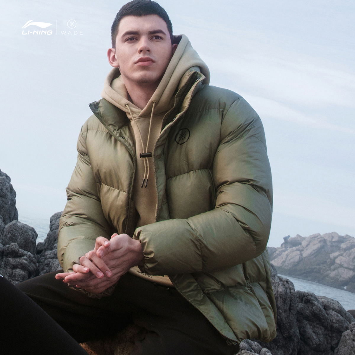 李宁正品冬季新款羽绒服韦德轻薄男子时尚短款连帽外套AYMQ043