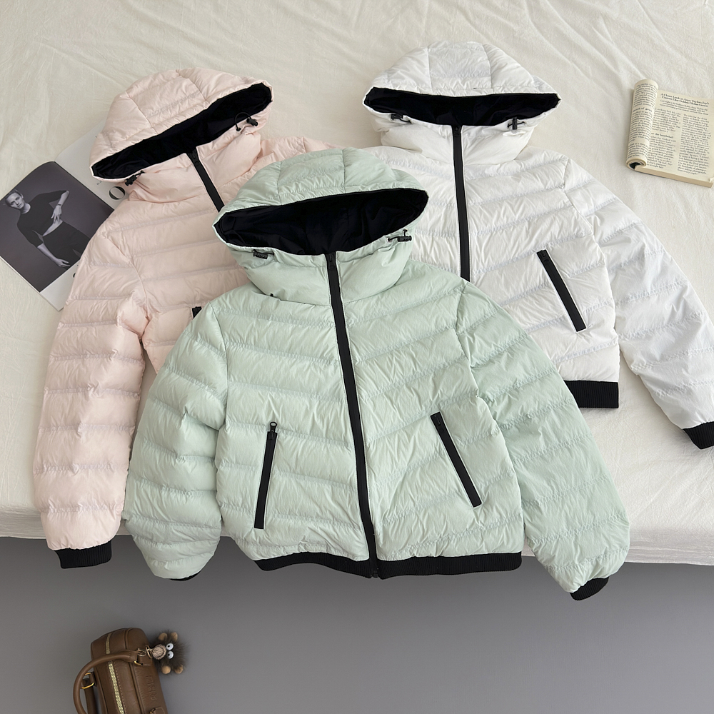 排骨撞色连帽羽绒服女