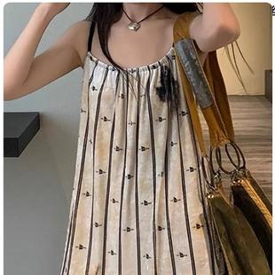 le rouge周美美 暗黑浪漫主义斑驳印花条纹丝绒拼接感吊带连衣裙