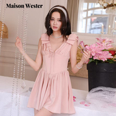 Maison Wester2025年春夏新款 粉色缎面V领散摆连衣裙