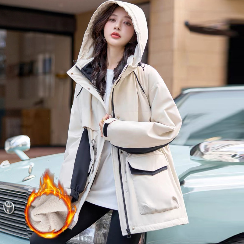 派克服女冬季新款2025加厚加绒时尚连帽冲锋衣三防面料保暖外套潮