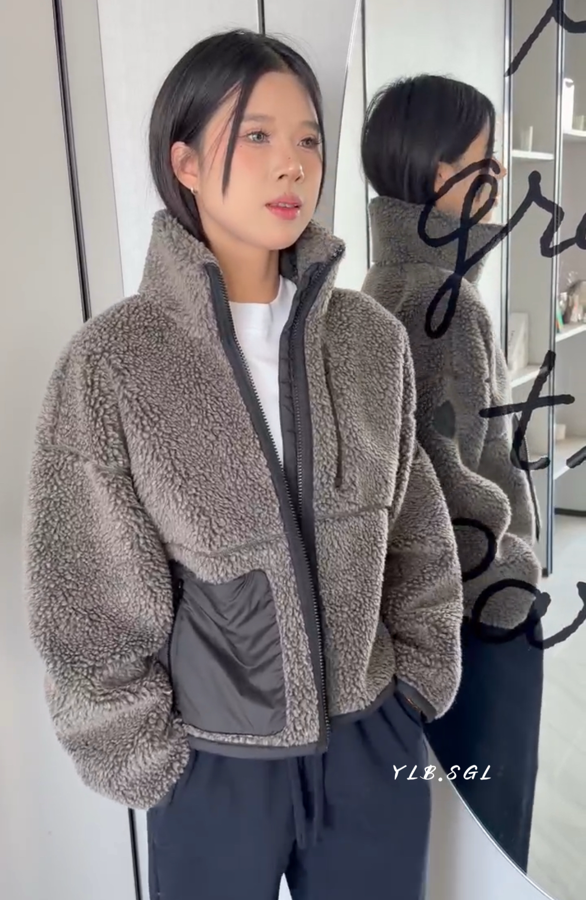 5298诗歌兰女装2025冬款 时尚气质灰色立领拉链摇粒绒保暖外套女