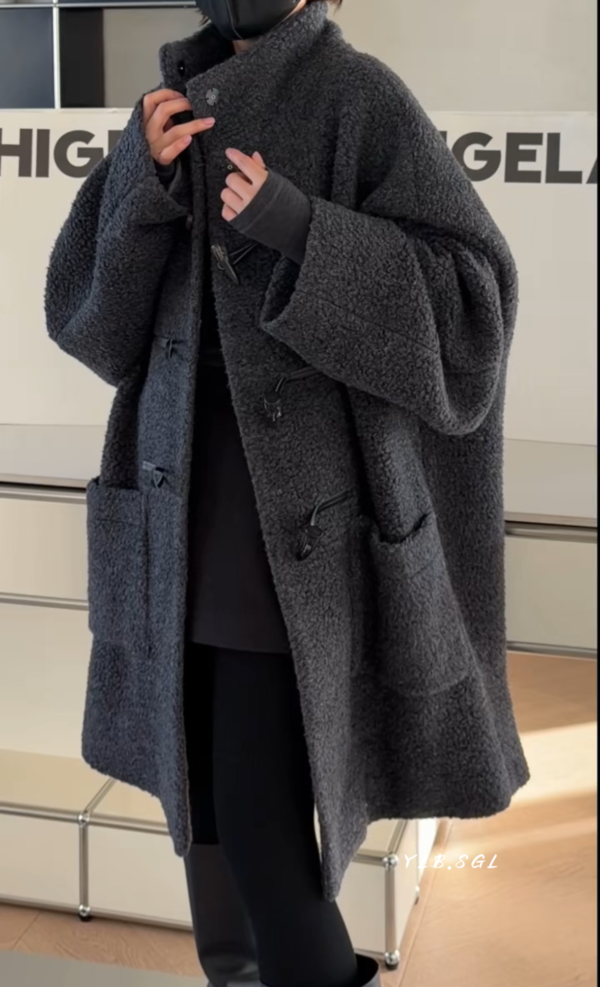 现货58513诗歌兰女装2025冬款 气质深灰色羊角扣羊毛大衣外套女,女装/女士精品,毛呢外套,淘宝优惠券,粉丝福利购,淘宝优惠卷