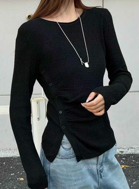 SGL诗歌兰女装2025冬款 53227显瘦百搭黑色褶皱开衩纽扣打底衫女