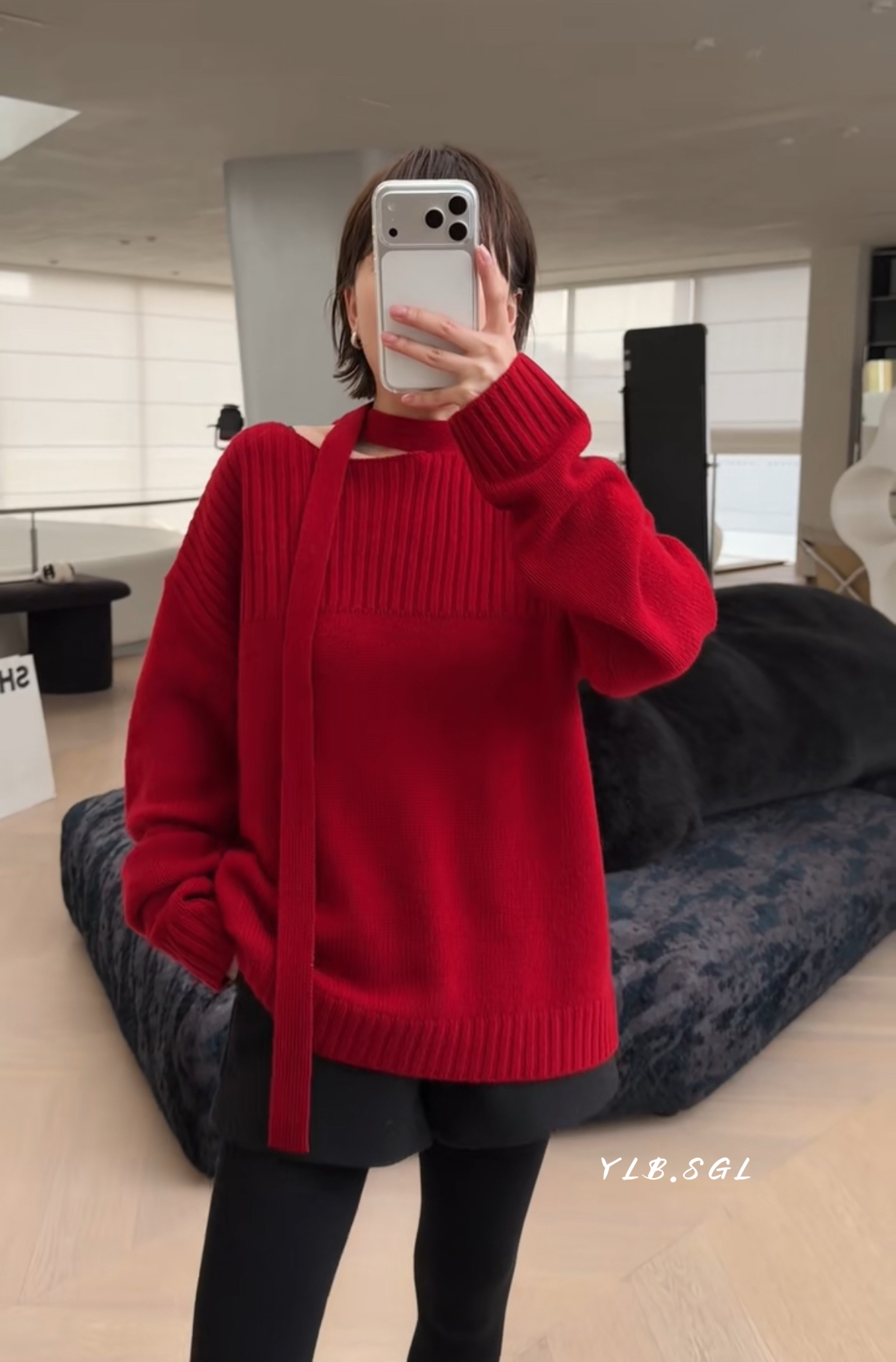 50655诗歌兰女装2025冬款 气质红色丝带围脖两件套圆领毛衣女