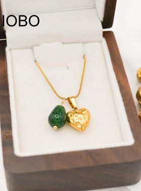 日韩简约风轻奢小众设计玛瑙钛钢桃心吊坠项链18k金气质时尚配饰