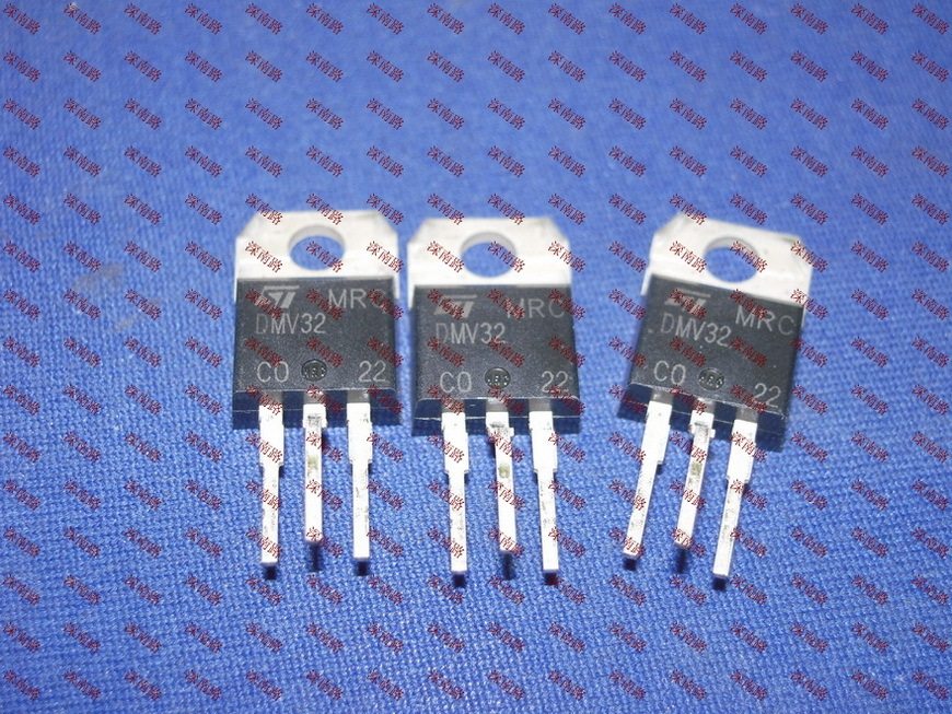 显示器阻尼管DMV32 DMV1500M TO220 ST进口原装整流二极管 芯片