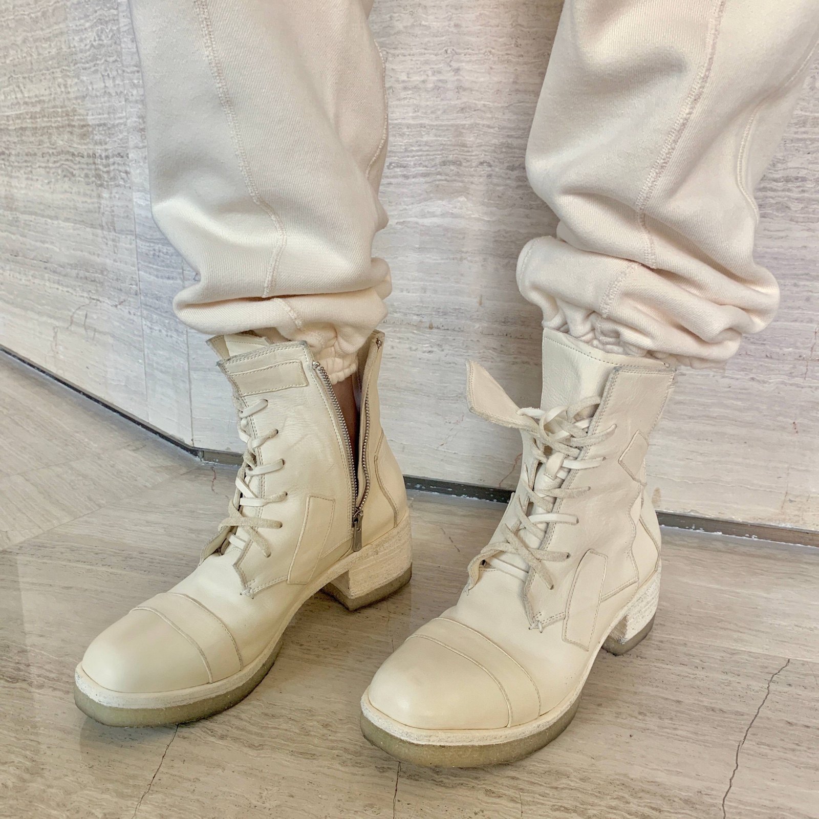 正品SMFK中国 受伤军靴/奶油色 吴宣仪同款女款高帮牛皮短靴鞋子在类目 女鞋, 靴子中 - 来自Buy2taobao.com提供专业的淘宝代购服务