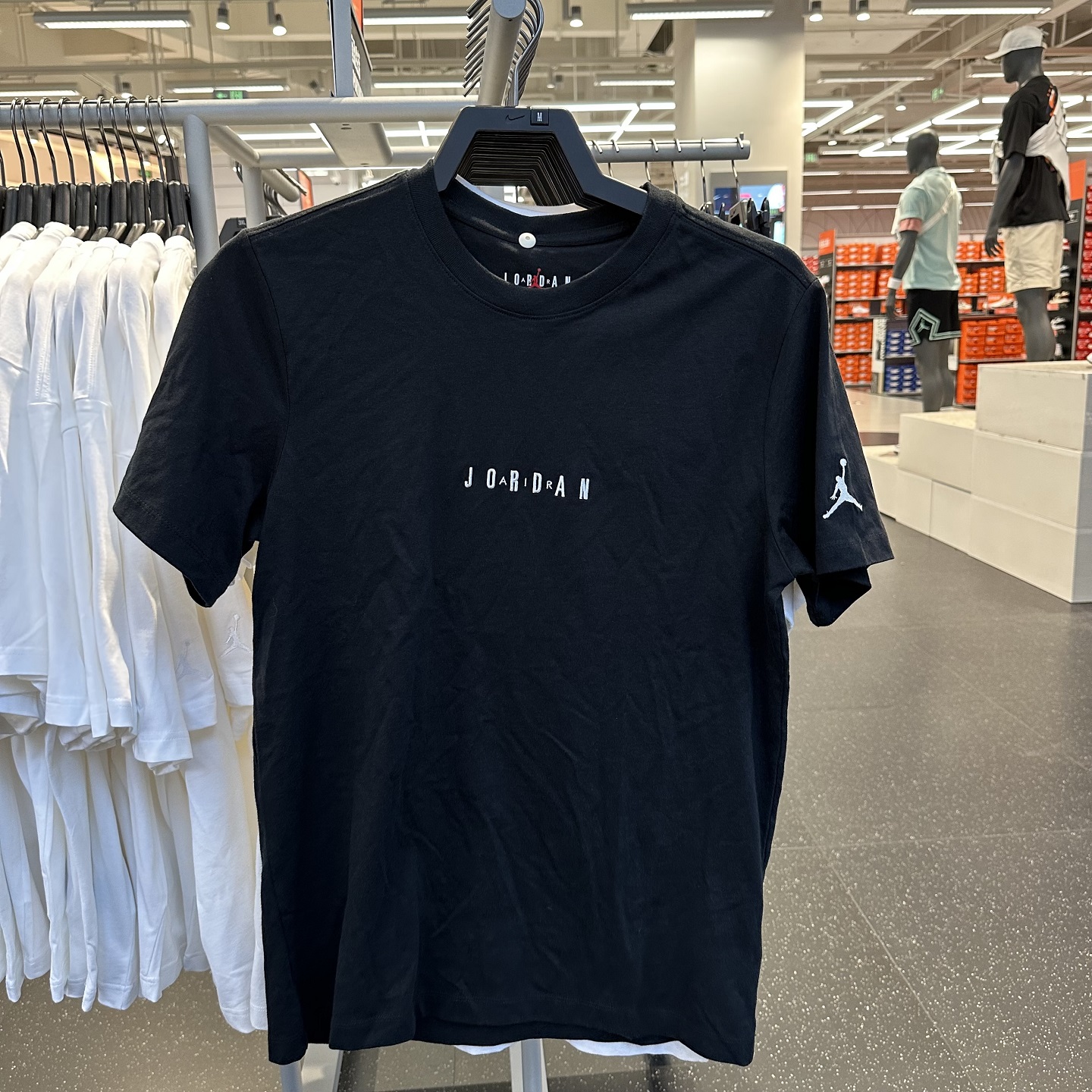 Nike/耐克纯棉透气简约休闲短袖