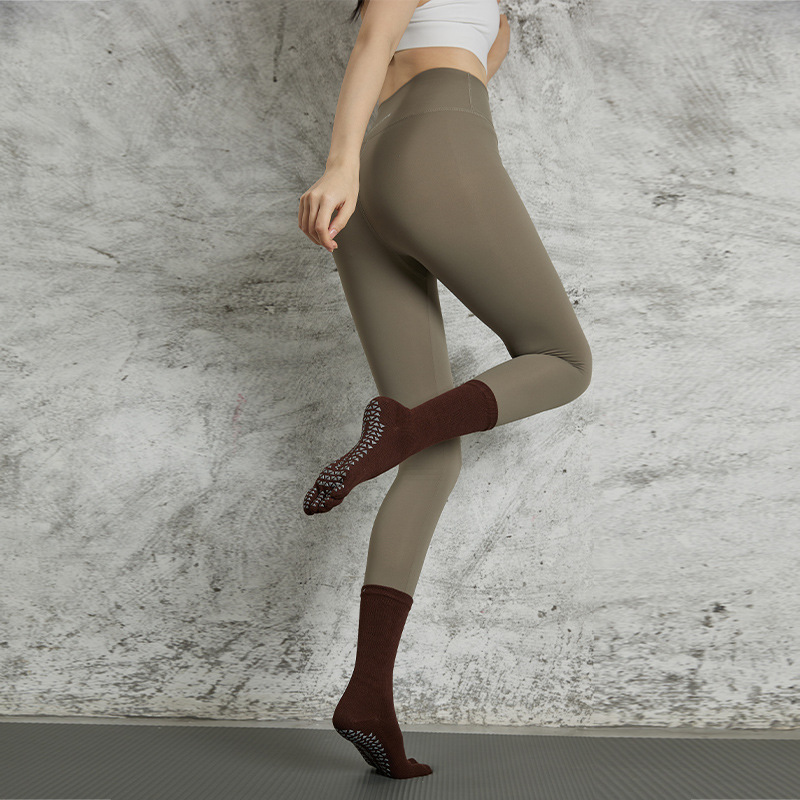 纯色中筒分趾瑜伽袜五指棉质长筒